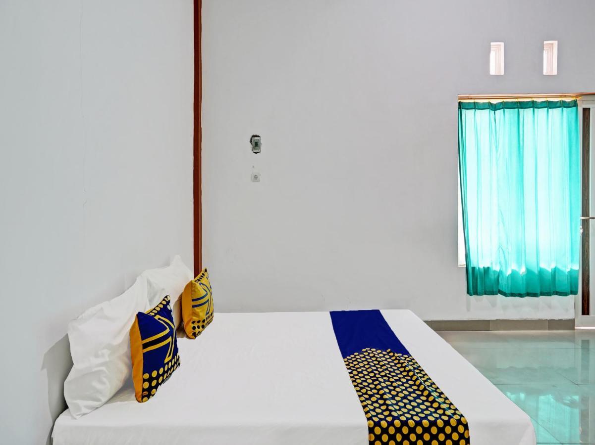 Oyo 92006 Kost Sejahtera Syariah Hotel Sidoarjo Kültér fotó