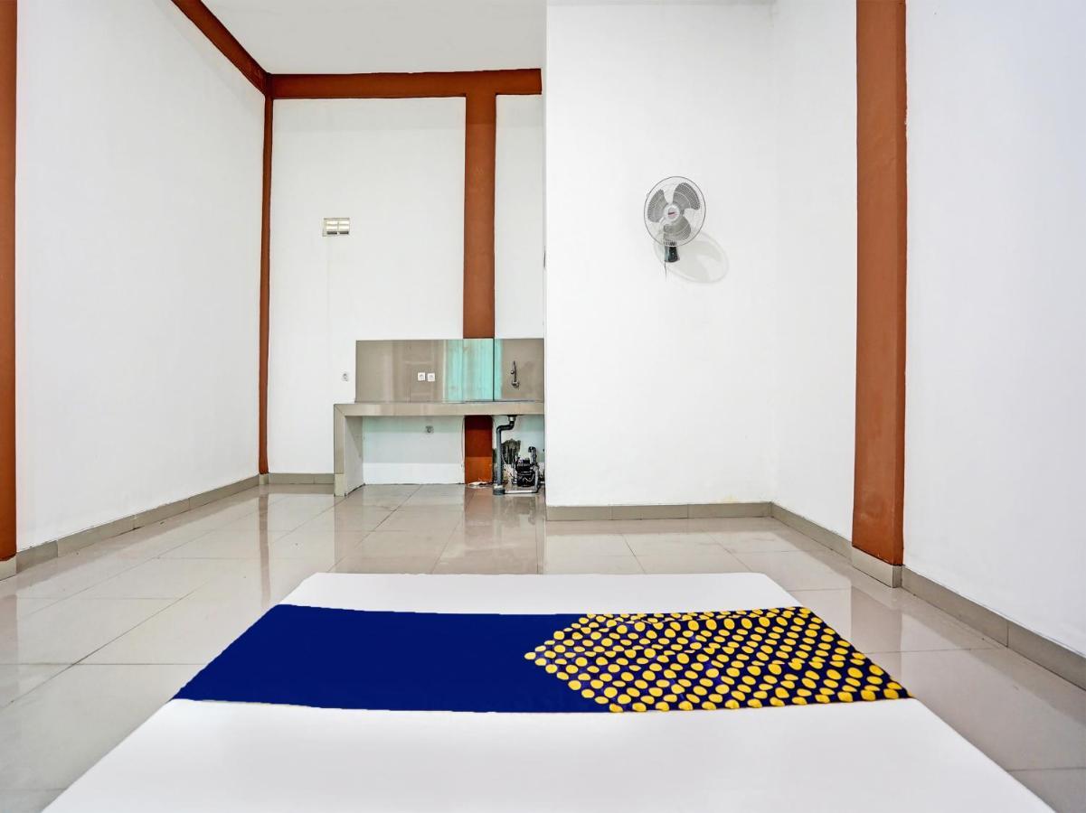 Oyo 92006 Kost Sejahtera Syariah Hotel Sidoarjo Kültér fotó